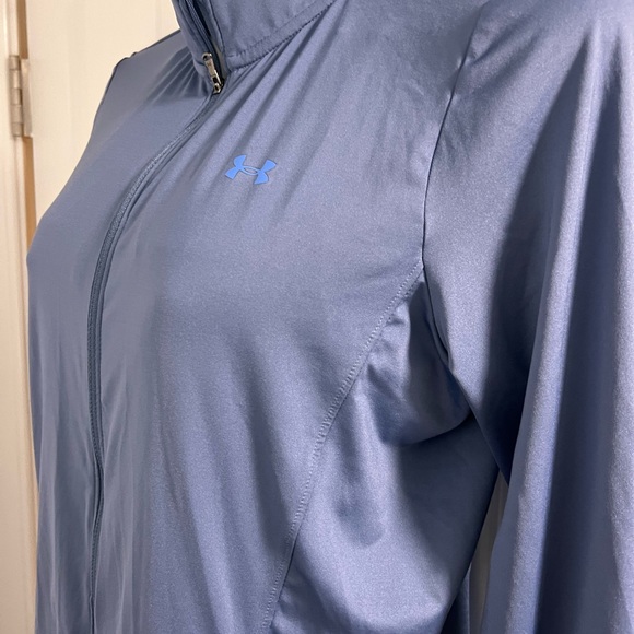 NWOT Under Armour Fitted Heat Gear Active Jacket Size Small Logo on Sleeve - Picture 2 of 4